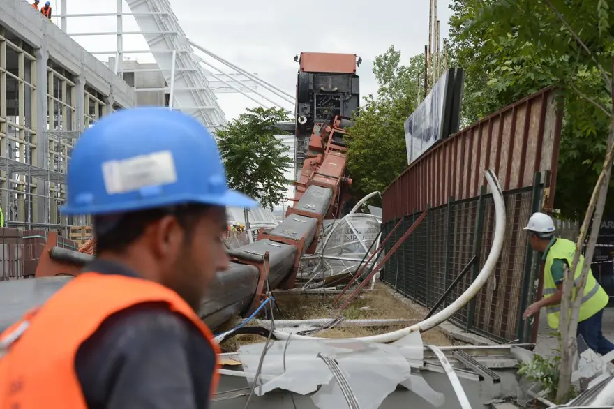 YHT Garaj inşaatında kaza 7