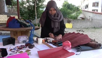 Evinin bir odasını atölyeye dönüştürdü: 3 çocuk annesi başarı hikayesi yazıyor