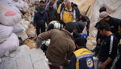 İdlib'de eğitim çadırının üstüne duvar çöktü, 5 çocuk hayatını kaybetti