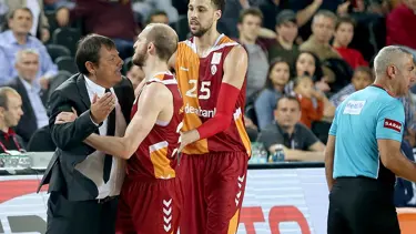 Ergin Ataman'a 3 maç men