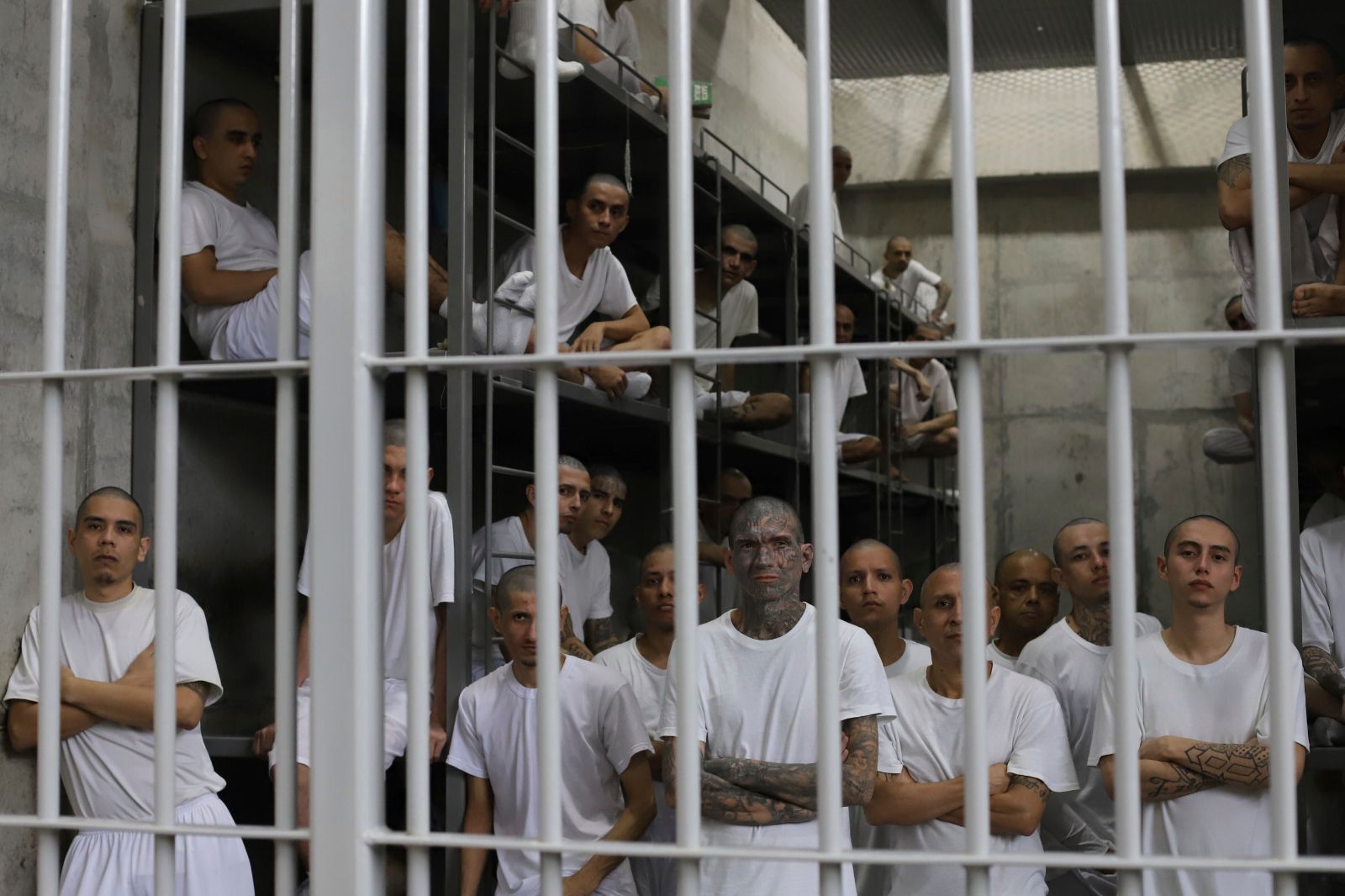 El Salvador: “Cehennemdeki” göçmenler ABD’nin sorumluluğunda