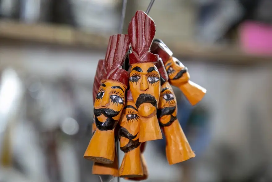 Osmanlı'daki ahşap kukla geleneğini yaşatıyorlar Osmanlı'daki ahşap kukla geleneğini yaşatıyorlar