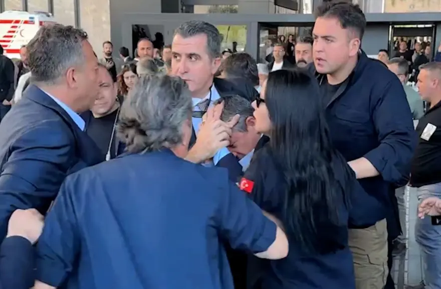 "HALKLA TEMAS KESİLMESİN, İTİP KAKMA OLMASIN DİYE YAPTIM" 4 "HALKLA TEMAS KESİLMESİN, İTİP KAKMA OLMASIN DİYE YAPTIM" 4