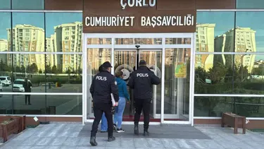 İki aylık bebeğini parkta bırakıp kaçtı