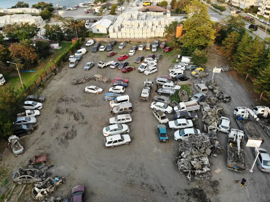 Bozkurt'ta sel sonrası araç mezarlığı 3