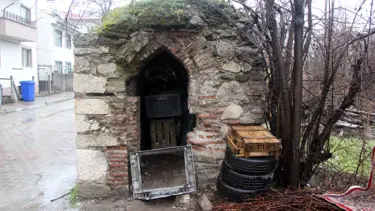 Osmanlı'dan kalan hamam kalıntısı ardiye oldu