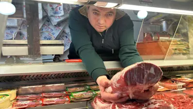 Kasaplar soğuk havada hem eti hem kendi sağlıklarını düşünüyor