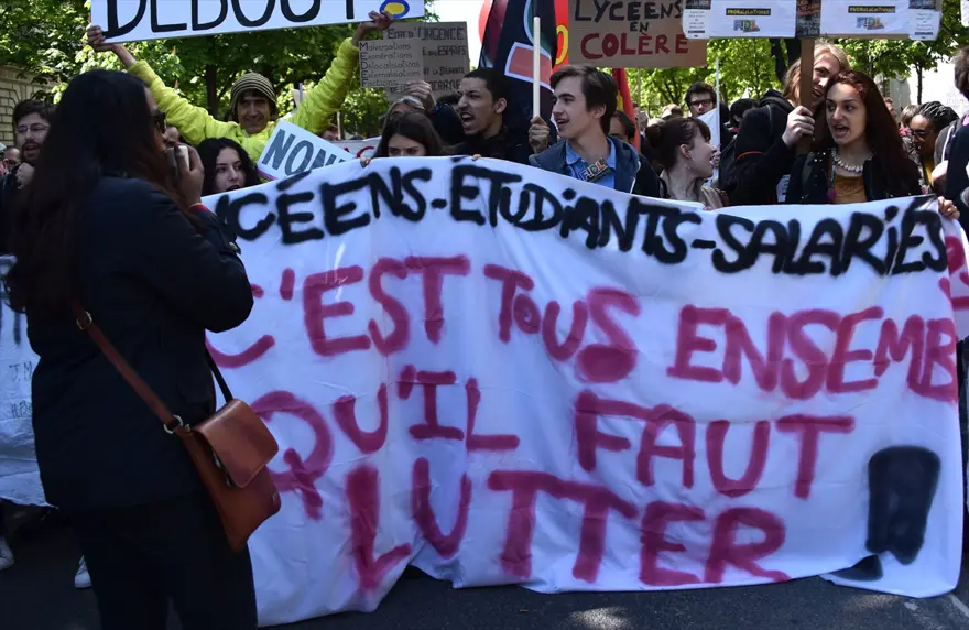 Fransa'daki çalışma yasası protesto edildi 14
