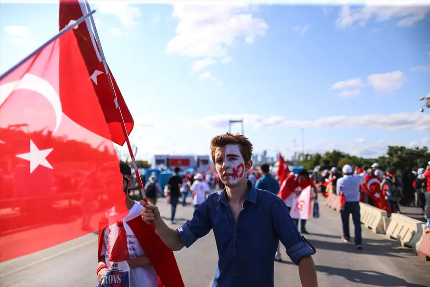Köprüde Milli Birlik Yürüyüşü 15 Köprüde Milli Birlik Yürüyüşü 15