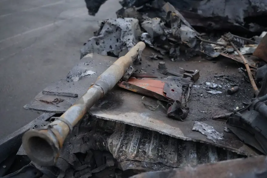 Münbiç'ten kaçan teröristler araçlarını ateşe verdi 2