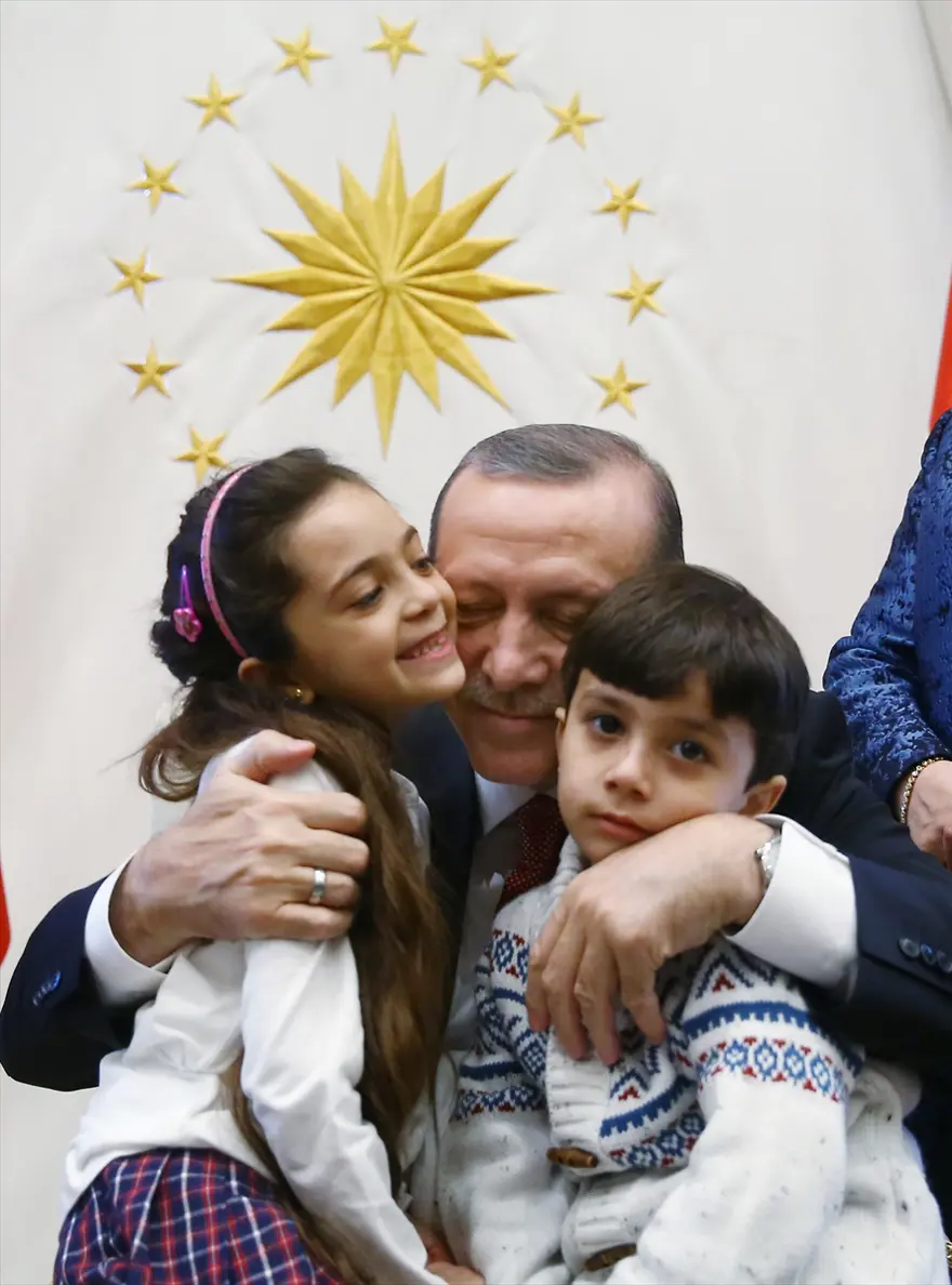 Cumhurbaşkanı Erdoğan, Bana Alabed ve ailesini Beştepe'de kabul etti 2 Cumhurbaşkanı Erdoğan, Bana Alabed ve ailesini Beştepe'de kabul etti 2