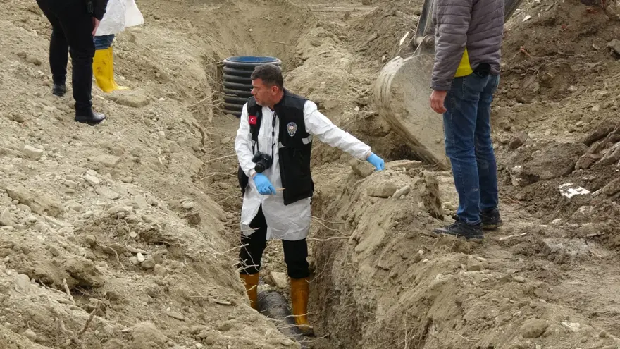 Öğretmenevi bahçesindeki kazıda insan kemikleri bulundu! 