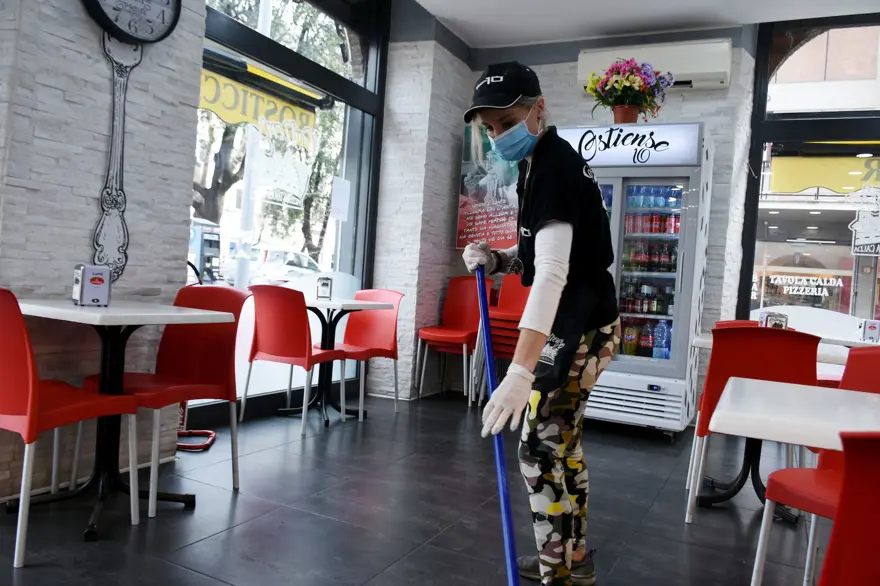 İtalya tarihinin en sessiz günlerini yaşıyor 6