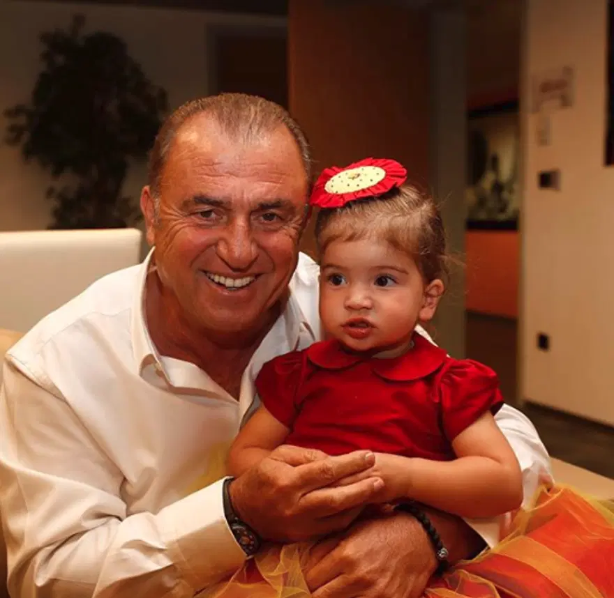 Fatih Terim kutlamaya kızları Buse Terim ve Merve Terim Çetin ile katıldı 3