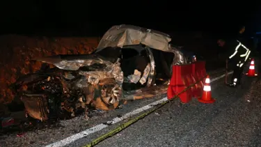 Aydın'da otomobil bariyere çarptı: 3 ölü, 2 yaralı
