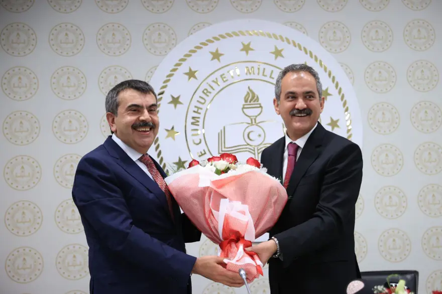 Bakanlıklarda devir teslim 5