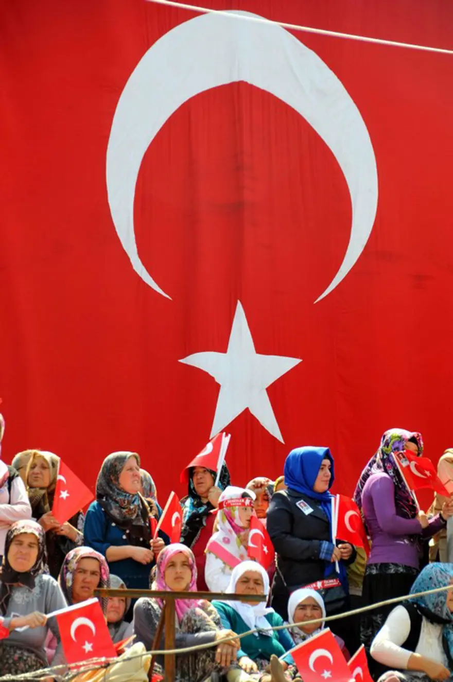 Türkiye şehitlerini uğurluyor 20