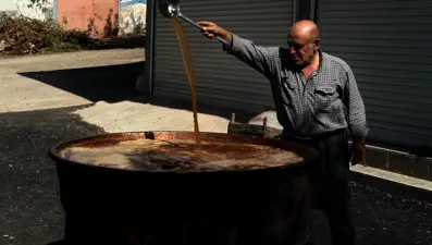 Kazan kazan şifa kaynatılıyor: Bir litresi 500 lira