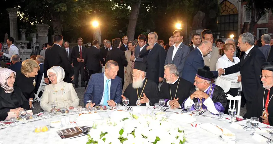Azınlık temsilcileriyle iftar 6