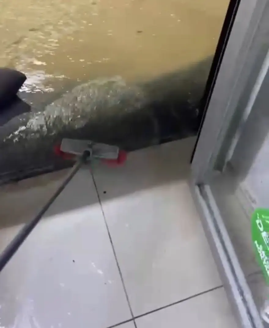 Balıkesir, İzmir ve Manisa’da su baskını: Caddeler su altında kaldı 5