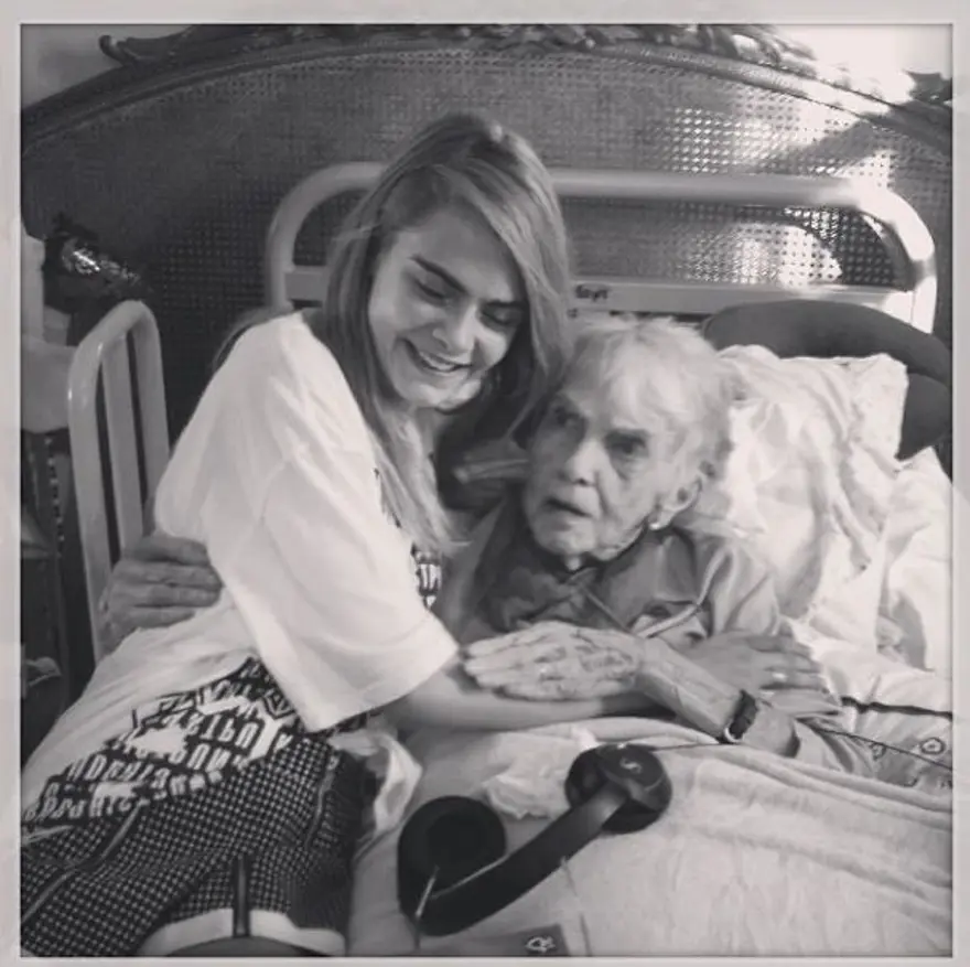 Güzelliğini anneannesinden almış 