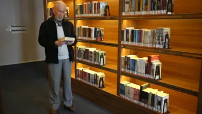 8 yaşında kitaplarla tanıştı, 71 yıldır okuma tutkusunu sürdürüyor