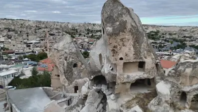 Kapadokya'da peribacası yıkıldı