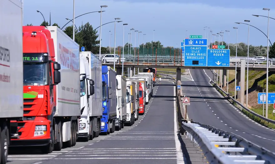 Calais’de umut yolları engellerle dolu Calais’de umut yolları engellerle dolu