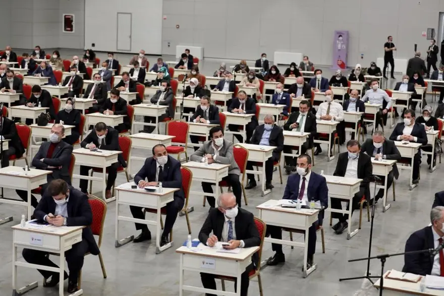 İBB Meclisi'nde maskeli olağanüstü toplantı İBB Meclisi'nde maskeli olağanüstü toplantı