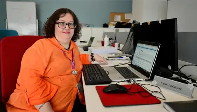 Down sendromlu genç kadın başarısıyla örnek oluyor