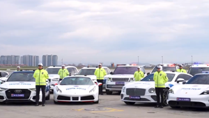 Suç örgütlerinden ele geçirilen lüks araçlar emniyete verildi