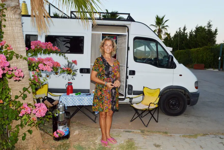 5 metrekarelik karavanıyla Türkiye'yi geziyor 1