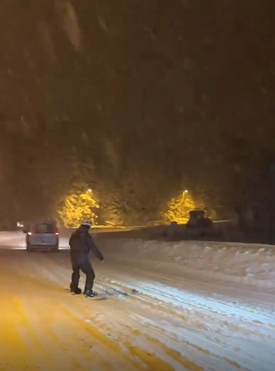 Uludağ'da sezon başladı: Tatilciler akın etti 5 Uludağ'da sezon başladı: Tatilciler akın etti 5