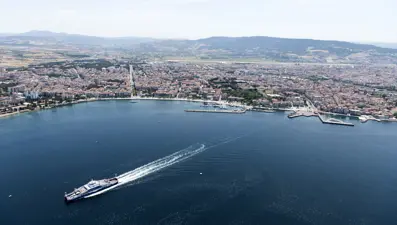 Bozcaada ve Gökçeada feribot seferlerine 'fırtına' iptali
