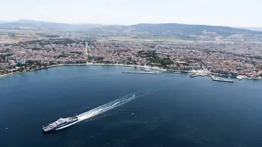 ÇOMÜ'nün yetiştirdiği ıstakoz yavruları denize bırakıldı