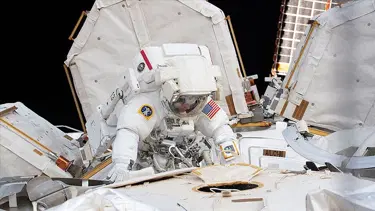 Astronotlar batarya değişimi için uzay yürüyüşüne çıktı (2,5 haftada 3. uzay yürüyüşü)