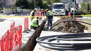 Kastamonu'da faciadan dönüldü: Elektrik altyapı çalışması sırasında doğal gaz borusu delindi
