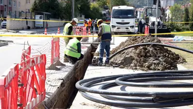 Kastamonu'da faciadan dönüldü: Elektrik altyapı çalışması sırasında doğal gaz borusu delindi