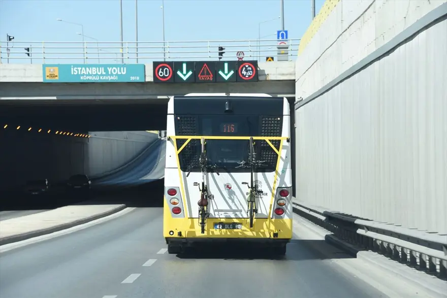 Konya'da sadece bisikletliler için tasarlanan tramvay yolculuğa başladı 12
