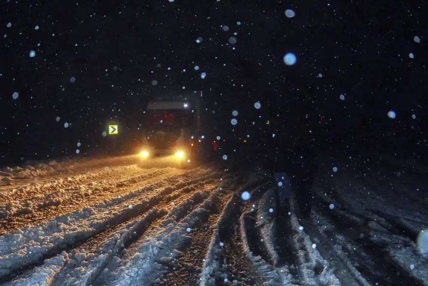 Ağrı-Iğdır karayolu ulaşıma kapandı 2
