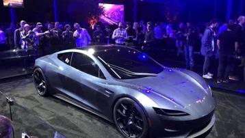 Uzun süredir erteleniyordu. Tesla Roadster 1 Ekim'de tanıtılacak