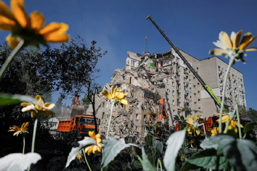 Ukrayna İHA'ları Rusya'da rafineri ve limanı vurdu 1
