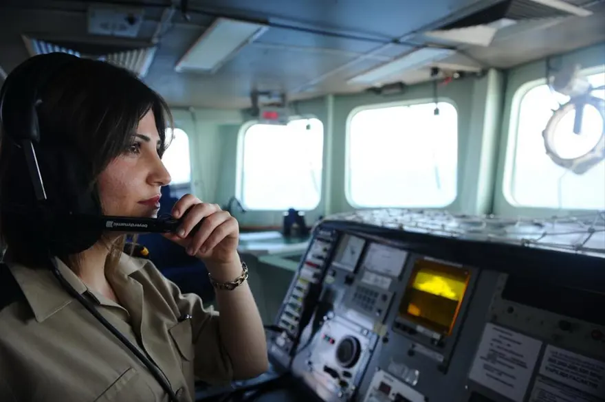 Savaş gemisinde kadın olmak 13