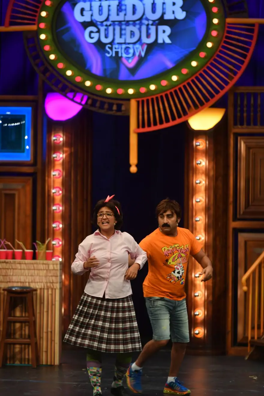 Harbiye'de Güldür Güldür Show'dan kahkaha dolu gece 8