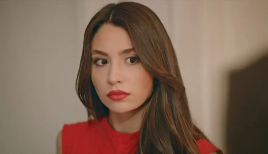 AZİZE'NİN YENİ PATRONU DUYGU 13 AZİZE'NİN YENİ PATRONU DUYGU 13