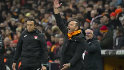 Okan Buruk acil transfer istediği bölgeleri açıkladı