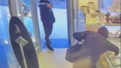 Ümraniye'de soygun girişimi: 5 maskeli ellerinde silahla geldiler