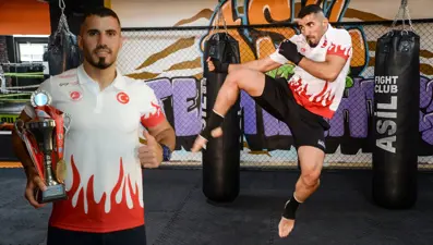 Bulaşıkçılıktan kick boks şampiyonluğuna uzandı
