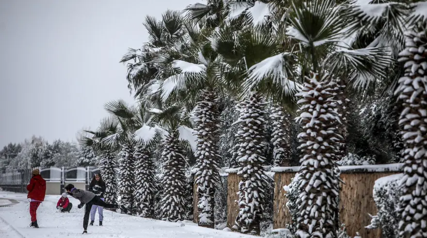 Antalya’ya 29 yıl sonra kar yağdı 34 Antalya’ya 29 yıl sonra kar yağdı 34