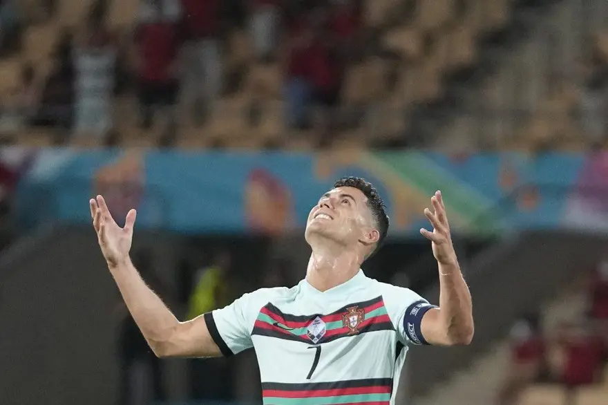 Yıldız isimlerin paylaşım başına kazandıkları para: Ronaldo ile Messi arasında 84 milyonluk fark 19